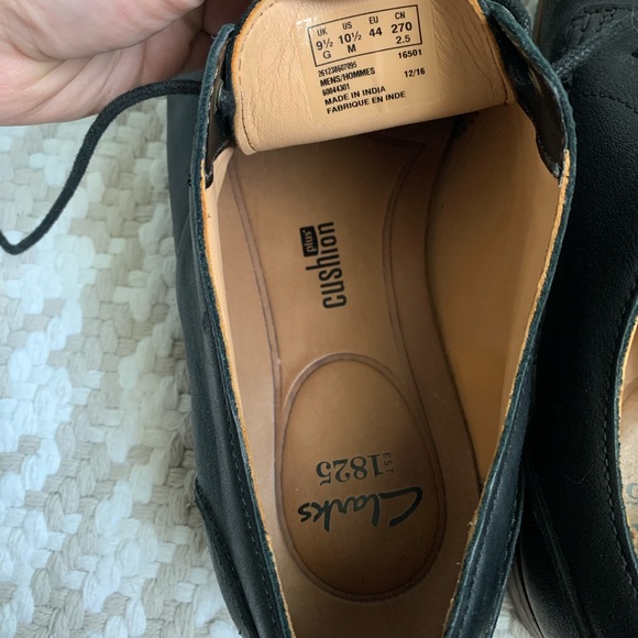 Black Cushion Plus Clarks 🖤 - Picture 2 of 3